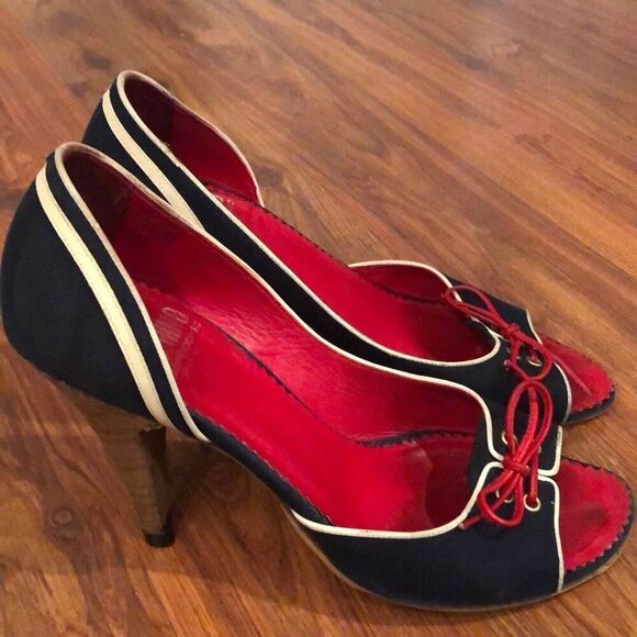 Mochino vintage Navy and beige heels size 7 1/2 open toe￼ - Picture 9 of 9